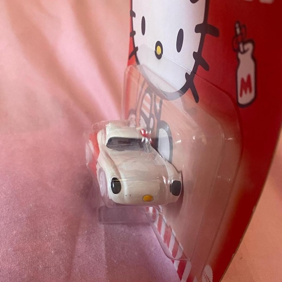 Hot Wheels Sanrio Character Car Set - Hello Kitty, Cinnamoroll, My Melody - Picture 3 of 8